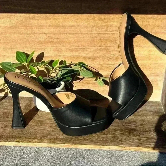 NEW Wild Pair Raja Women’s Faux Leather Peep-Toe Platform Sandals - Size 8.5 - Picture 10 of 14